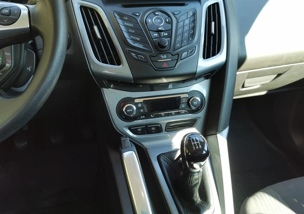 Ford Focus cena 25900 przebieg: 229000, rok produkcji 2011 z Swarzędz małe 466